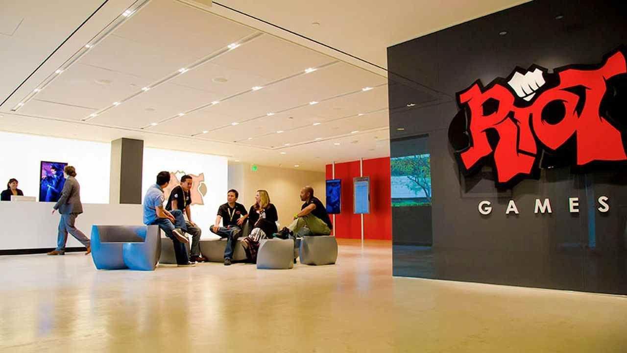 Насколько сложно найти game-разработчика: опыт Riot Games